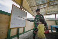 Satgas Yonif 715/Motuliato resmikan sekolah pintar Pelita Pace Mentari (Pendidikan Literasi Papua Cerdas Masyarakat dan Anak-anak Tirineri)