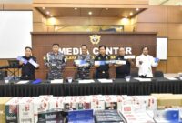Penyelundupan rokok tanpa pita cukai berhasil digagalkan dalam operasi gabungan antara Pangkalan Utama TNI Angkatan Laut (Lantamal) IV Batam dan Kantor Pelayanan Utama Bea dan Cukai