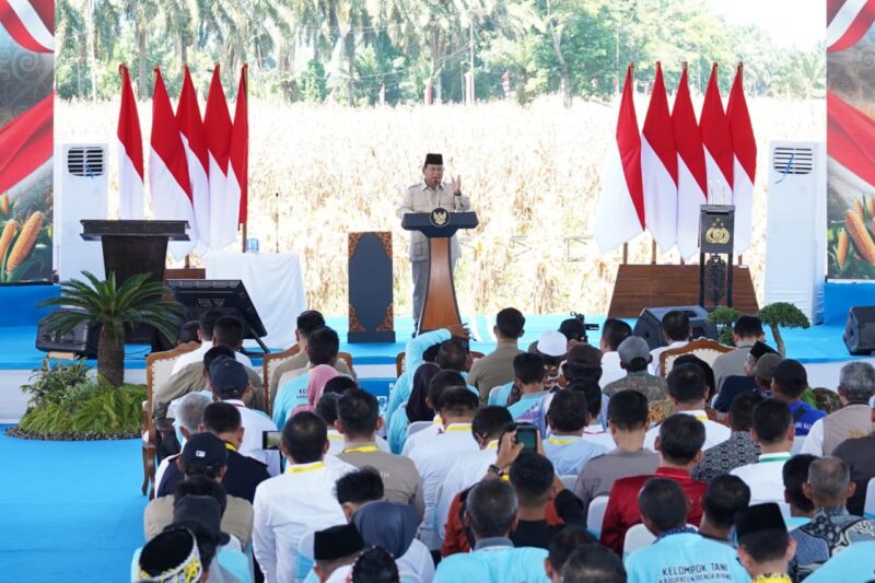 Presiden Republik Indonesia Prabowo Subianto dalam rangkaian kegiatan strategis di sektor pertanian dan ketahanan pangan nasional