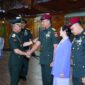Kepala Staf Umum (Kasum) TNI Letjen TNI Richard Tampubolon, mewakili Panglima TNI Jenderal TNI Agus Subiyanto, memimpin upacara Serah Terima Jabatan