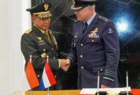 Panglima TNI Jenderal TNI Agus Subiyanto menerima Courtesy Call General Onno Eichlshelm Panglima Angkatan Bersenjata Belanda