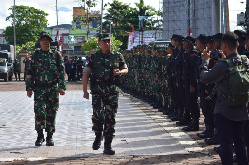Dandim 1710/Mimika, Letkol Inf M. Slamet Wijaya, S.Sos., M.Han., M.A. mendampingi Pangdam XVII/Cenderawasih, Mayjen TNI Rudi Puruwito