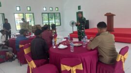 Danrem 172/Praja Wira Yakthi (PWY), Brigadir Jenderal TNI Tagor Rio Pasaribu,S.E. menyalurkan bantuan sembako kepada sebelas Kepala Suku