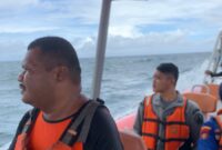 Bakamla RI yang tergabung dalam tim SAR gabungan melakukan pencarian 1 orang korban kapal tenggelam KM. Mutiara Prima