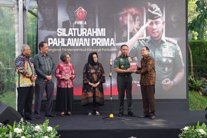 Panglima TNI Jenderal TNI Agus Subiyanto menggelar acara Silaturahmi Pahlawan Prima bertajuk “Panglima TNI Menyambut Keluarga Pahlawan”
