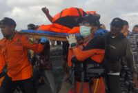 Tentara Nasional Indonesia melalui Komando Armada II (Koarmada II) bergerak cepat merespons insiden tenggelamnya kapal feri KMP Tunu Pratama Jaya