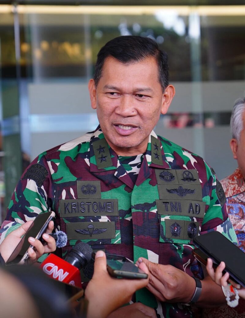 Tentara Nasional Indonesia (TNI) menyampaikan bahwa Letjen TNI Novi Helmy Prasetya akan kembali berdinas aktif di lingkungan TNI