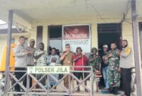 Babinsa Koramil 1710-05/Jila dipimpin Sertu Melvin Lokobal melaksanakan pertemuan dengan masyarakat