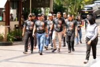 Panglima TNI Jenderal TNI Agus Subiyanto bersama ratusan sahabat lamanya yang merupakan teman masa kecil dan remaja