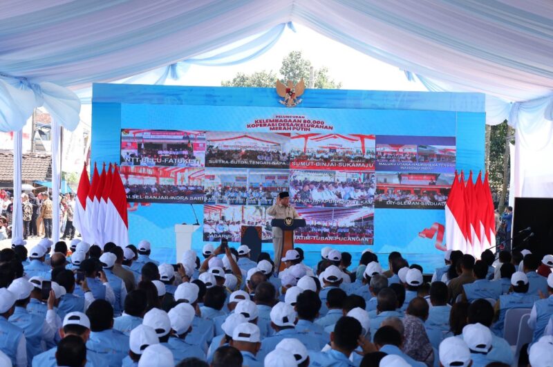 Presiden Republik Indonesia Prabowo Subianto dalam peluncuran Koperasi Desa (Kopdes) Merah Putih