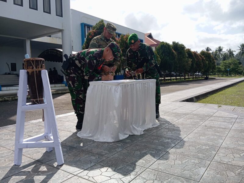 Bupati Buru Selatan La Hamidi, S.H., membuka secara resmi TNI Manunggal Membangun Desa (TMMD) ke-125 TA 2025