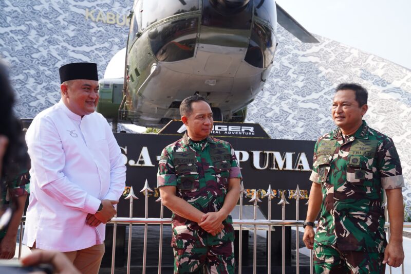 Panglima TNI Jenderal TNI Agus Subiyanto meresmikan Monumen Helikopter SA-330 Puma sebagai wujud penghargaan terhadap sejarah