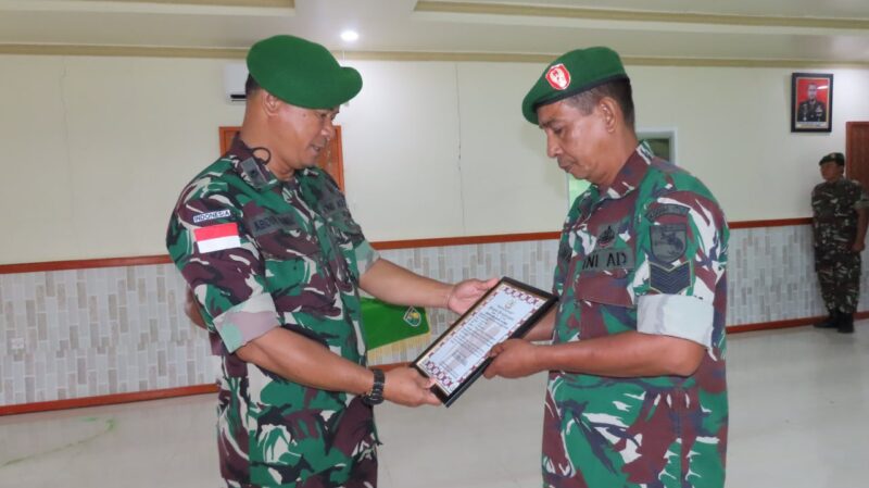 Acara Wisuda Purna Tugas bagi prajurit yang telah menyelesaikan masa baktinya kepada bangsa dan negara