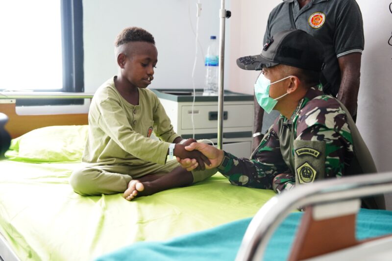 Komando Gabungan Wilayah Pertahanan III (Kogabwilhan III) menggelar bakti sosial operasi bibir sumbing bagi anak-anak Papua