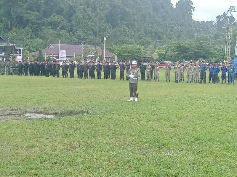 Satuan Tugas TNI Manunggal Membangun Desa (TMMD) Kodim 1506/Namlea turut ambil bagian dalam upacara peringatan Hari Ulang Tahun ke-80 Kemerdekaan Republik Indonesia