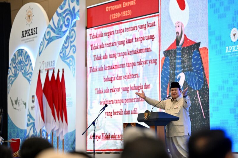 Panglima TNI Jenderal TNI Agus Subiyanto menghadiri pembukaan Asosiasi Pemerintah Kabupaten Seluruh Indonesia (APKASI) Otonomi Expo 2025