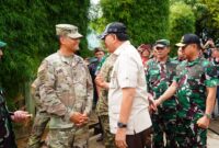 Panglima TNI Jenderal TNI Agus Subiyanto mendampingi Menteri Pertahanan Republik Indonesia Sjafrie Sjamsoeddin