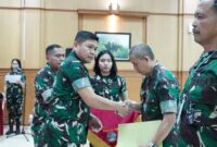 Wakapuspen TNI Kolonel Arh Osmar Silalahi, secara resmi menutup Penataran Penerangan Terintegrasi Puspen TNI Tahun 2025