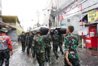 Pangdam IX/Udayana Mayjen TNI Piek Budyakto langsung mengerahkan personel Kodim 1611/Badung lengkap dengan 4 unit perahu karet LCR