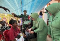 Kodim 1710/Mimika bersama Persit KCK Cab. XXXV menggelar kegiatan PMT gratis kepada Balita bertempat di Kp. Muare, Distrik Mimika Timur