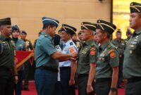 Inspektur Jenderal (Irjen) TNI Laksdya TNI Hersan mewakili Panglima TNI Jenderal TNI Agus Subiyanto memimpin upacara Serah Terima Jabatan