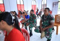 Kehadiran anggota Satgas TMMD di tengah-tengah jemaat menjadi wujud kebersamaan dan kedekatan TNI dengan masyarakat