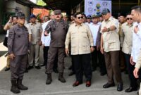 Presiden Republik Indonesia Prabowo Subianto dalam kunjungan kerja ke Kawasan Smelter PT Tinindo Internusa, Pangkal Pinang