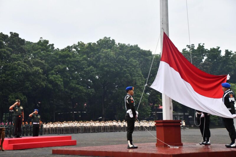 Mabes TNI menggelar upacara memperingati Hari Sumpah Pemuda ke-97 Tahun 2025 dengan tema “Pemuda Pemudi Bergerak, Indonesia Bersatu”