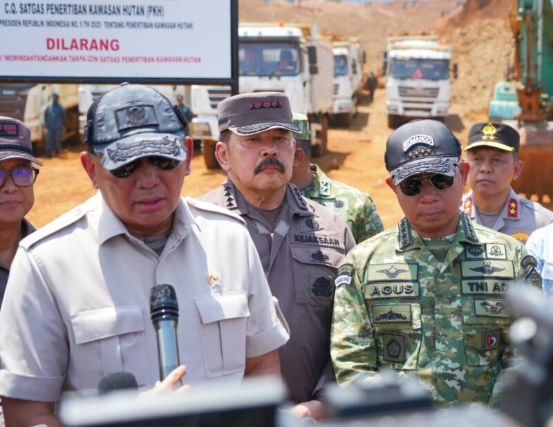 Panglima TNI Jenderal TNI Agus Subiyanto bersama Menteri Pertahanan RI Sjafrie Sjamsoeddin, Jaksa Agung ST Burhanuddin dan Kapolri Jenderal Polisi Listyo Sigit Prabowo