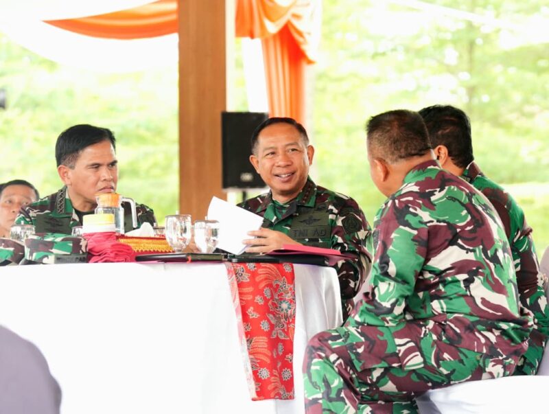 Pelaksanaan Gladi Model Latihan TNI 2025 yang digelar di Danau Tirta Asri, Mabes TNI, Cilangkap, Jakarta Timur