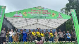 Dandim 1710/Mimika Letkol Inf M. Slamet Wijaya, S.Sos., M.Han., M.A., menghadiri kegiatan pembukaan lomba dayung dan pentas seni budaya