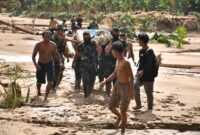 Satuan Tugas Penanggulangan Bencana Kodam I/Bukit Barisan berhasil temukan dan bergerak cepat mengevakuasi jenazah