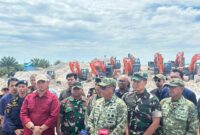 Komandan Satgas (Dansatgas) Mayjen TNI Febriel Buyung Sikumbang, berhasil mengamankan sejumlah alat berat dan menertibkan aktivitas penambangan ilegal