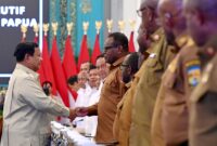 Panglima TNI Jenderal TNI Agus Subiyanto menghadiri Pengarahan Presiden Republik Indonesia Prabowo Subianto kepada para Kepala Daerah se-Papua