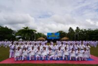 Pangdam XXIV/Mandala Trikora Mayjen TNI Lucky Avianto memimpin pengukuhan 1.683 prajurit sebagai pemegang Sabuk Hitam INKAI