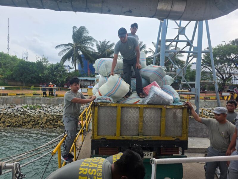Bakamla RI menggelar aksi kemanusiaan berupa open donasi untuk membantu masyarakat terdampak bencana alam di wilayah Sumatra
