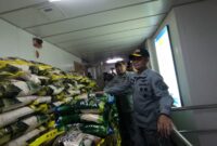 Direktur Operasi Udara Maritim Laksma Bakamla Bambang Somantri, S.I.P., M.Si melepas keberangkatan KN. Pulau Dana-323