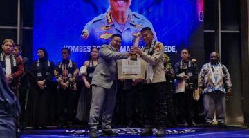 Direktur Reserse Kriminal Khusus (Dirkrimsus) Polda Gorontalo, Kombes Pol. Dr. Maruly Pardede, S.H., S.I.K., M.H., menerima penghargaan