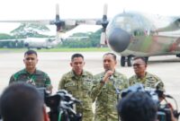 Kepala Pusat Penerangan (Kapuspen) TNI Mayjen TNI (Mar) Freddy Ardianzah didampingi perwakilan dari Dinas Penerangan Angkatan