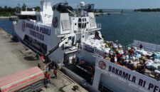 Bakamla RI lewat unsur KN. Pulau Dana-323 yang membawa bantuan kemanusiaan Peduli Sumatra seberat 92,2 ton bagi masyarakat terdampak