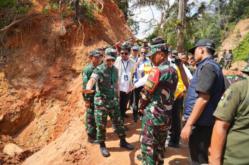 Kepala Staf Umum (Kasum) TNI, Letjen TNI Richard Tampubolon selaku Wakil Ketua Satgas Percepatan Rehabilitasi dan Rekonstruksi