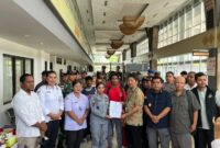 Bakamla RI melalui Stasiun Bakamla Kupang memfasilitasi proses pemulangan enam Anak Buah Kapal (ABK) KM Triasmo Sejahtera