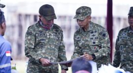 Panglima TNI melaksanakan peninjauan ke Batalyon Infanteri Teritorial Pembangunan (Yonif TP) 890/Gardha Sakti di Desa Cijayana