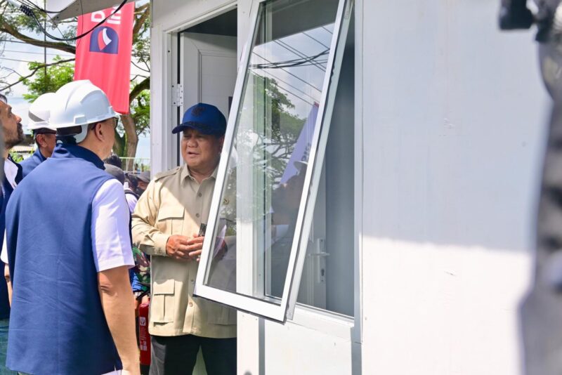 Wakil Panglima TNI Jenderal TNI Tandyo Budi R mendampingi Presiden Republik Indonesia Prabowo Subianto bersama Menhan RI Sjafrie Sjamsoeddin