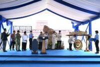 Panglima TNI Jenderal TNI Agus Subiyanto mendampingi Presiden Republik Indonesia Prabowo Subianto