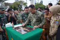 Panglima TNI Jenderal TNI Agus Subiyanto meresmikan Monumen Panser Saladin yang berlokasi di Bundaran Alun-Alun Cijulang
