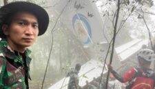 Prajurit TNI dari Kodam XIV/Hasanuddin yang tergabung dalam Tim SAR Gabungan berhasil menemukan Black Box