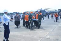 Helikopter H225M Caracal TNI Angkatan Udara berhasil mengevakuasi dua bagian tubuh (body part) korban jatuhnya pesawat ATR 42-500