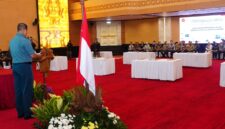 Panglima TNI Jenderal TNI Agus Subiyanto yang diwakili Inspektur Jenderal (Irjen) TNI Laksdya TNI Hersan memimpin acara Penandatanganan Kontrak