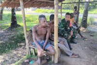 Babinsa Koramil 1710-07/Mapurujaya, Pelda Retno Sumantri melaksanakan kegiatan Komunikasi Sosial (Komsos) bersama warga binaan